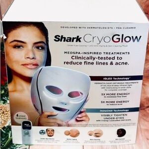 Shark CryoGlow Skincare Device - Silver
** BRAND NEW**!!!!!!!!!!!!